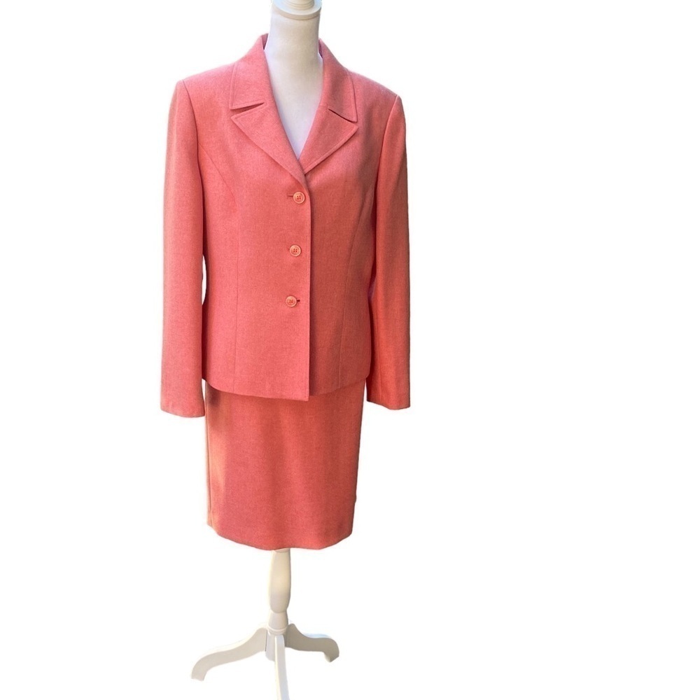 Le Suit 2 Piece Skirt Suit Set Fully Lined Coral Business Attire Church Suit 10